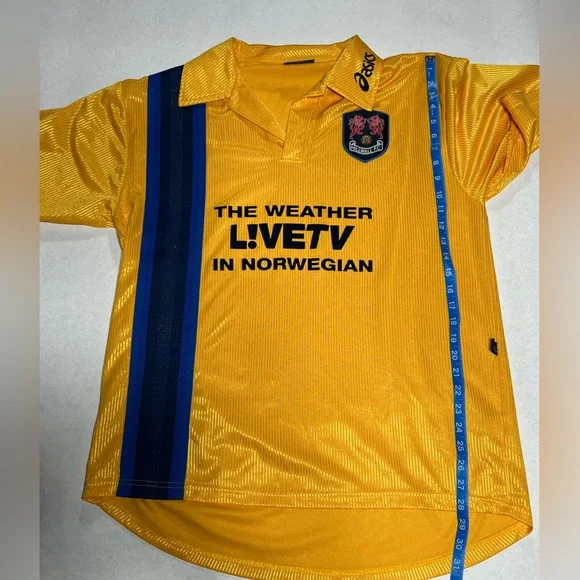 Vintage Millwall FC soccer jersey/kit. It is a size XL - Picture 7 of 8